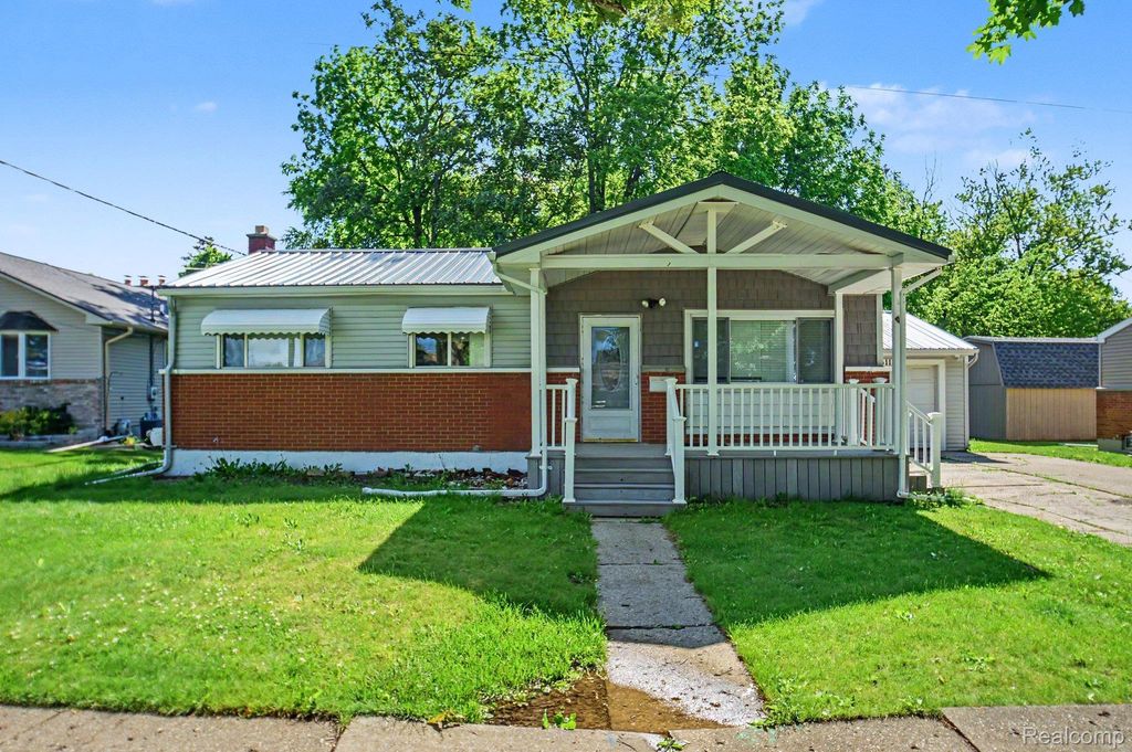 611 S Main Street, Davison city