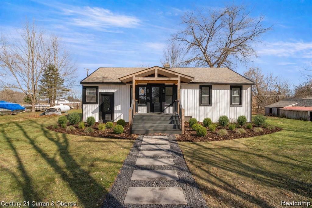 4296 Burgess Road, Putnam township