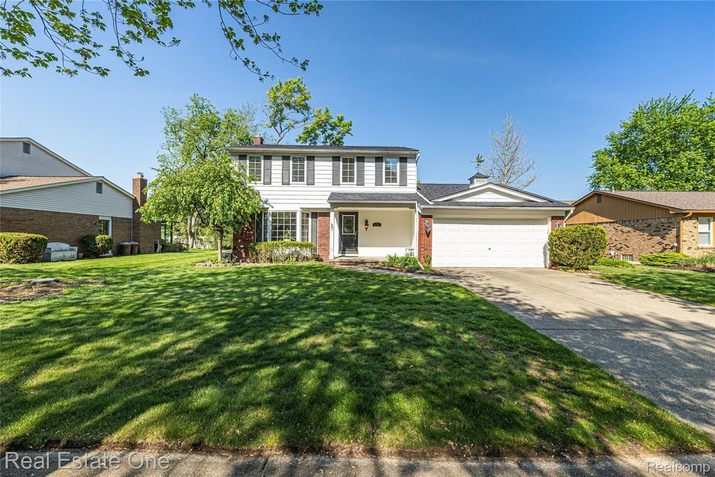 4931 Calvert Drive, Troy city