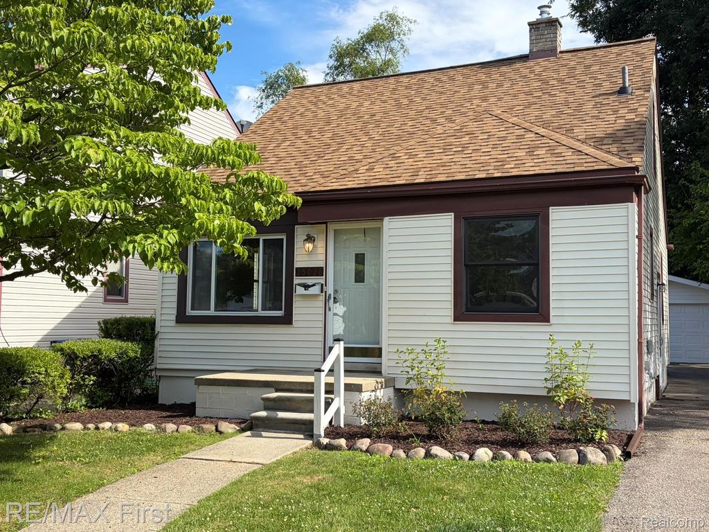 25028 Midland, Redford charter township