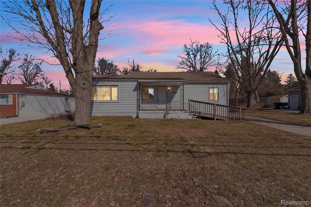 19050 Melrose Avenue, Southfield city