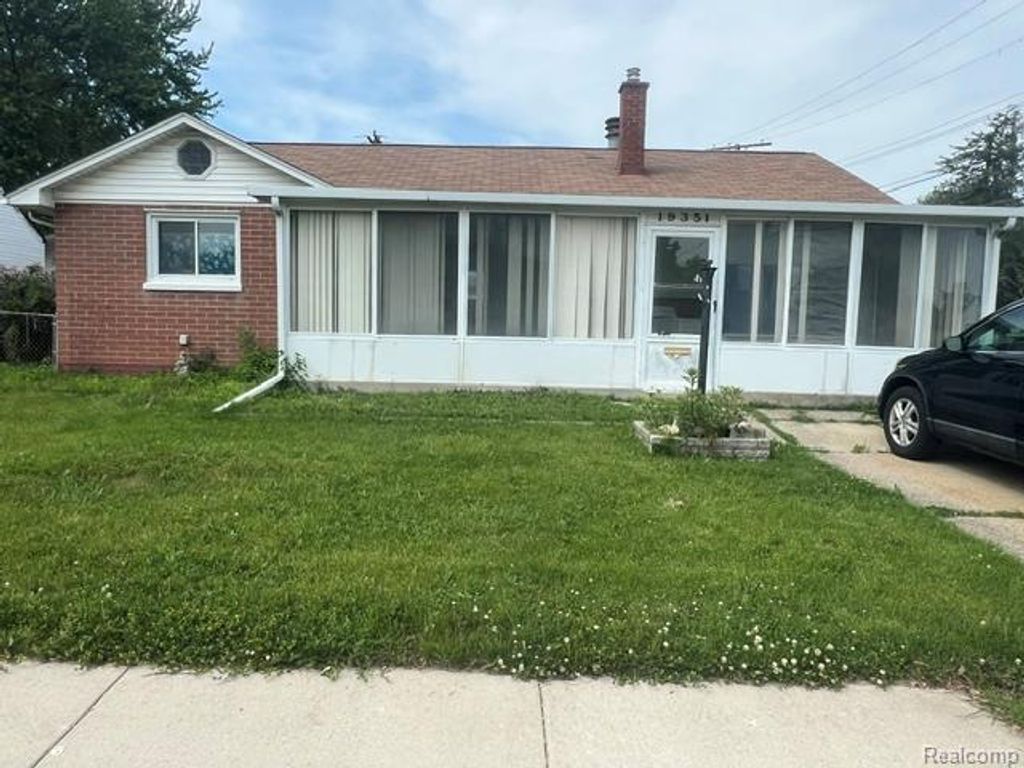 19351 Eastland Street, Roseville city