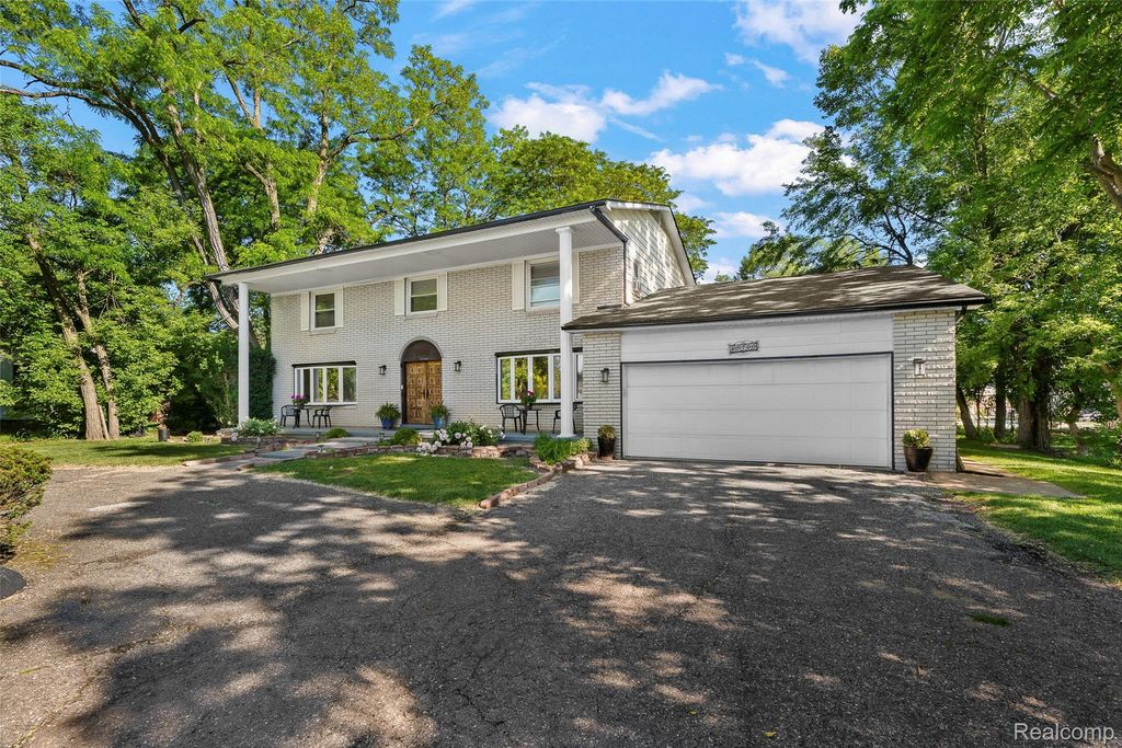 28700 W 14 Mile Road, West Bloomfield charter township