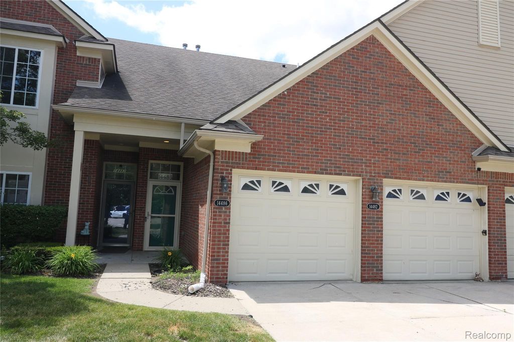 14486 Shadywood Drive, Sterling Heights