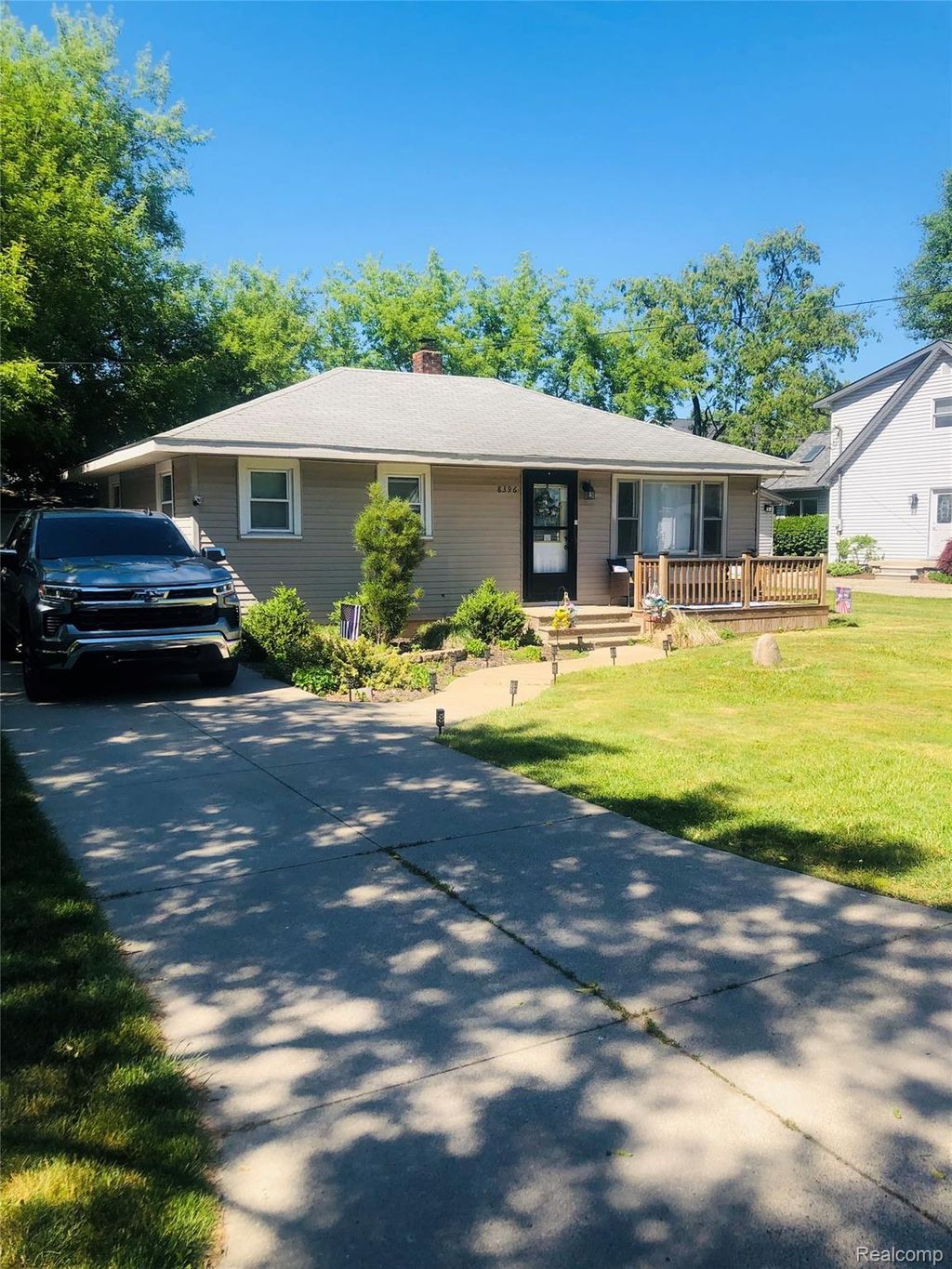 8396 Cooley Beach Drive, White Lake charter township