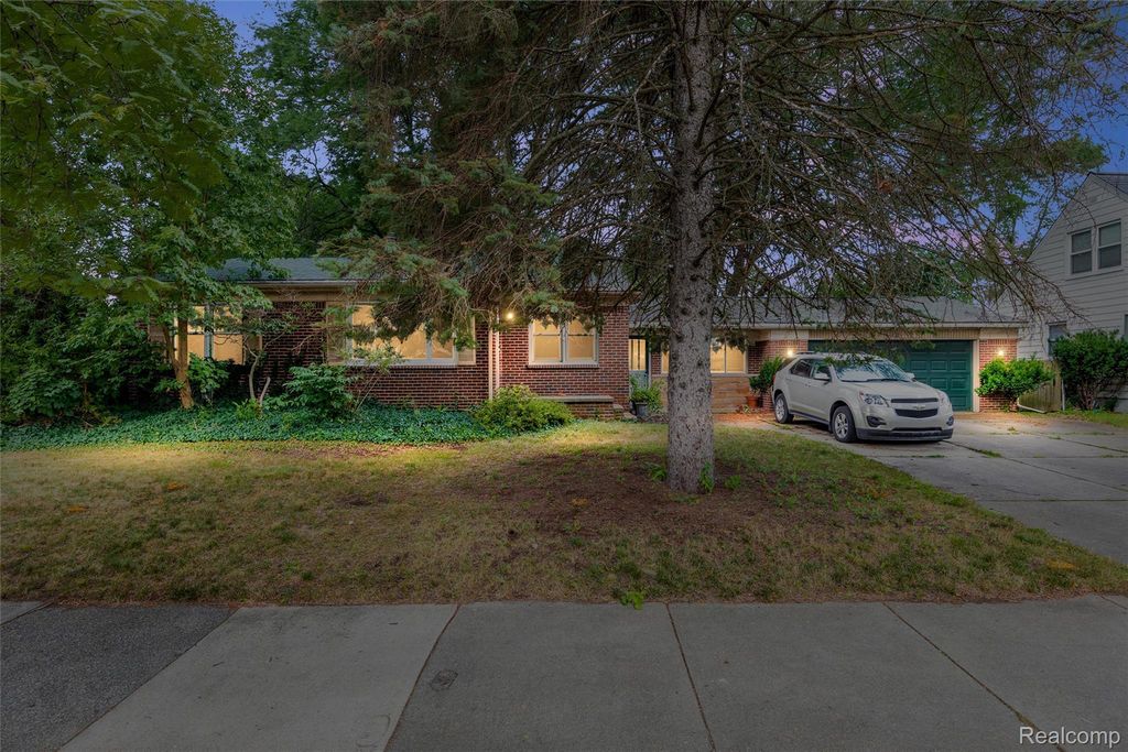 1918 E Lincoln Avenue, Royal Oak city