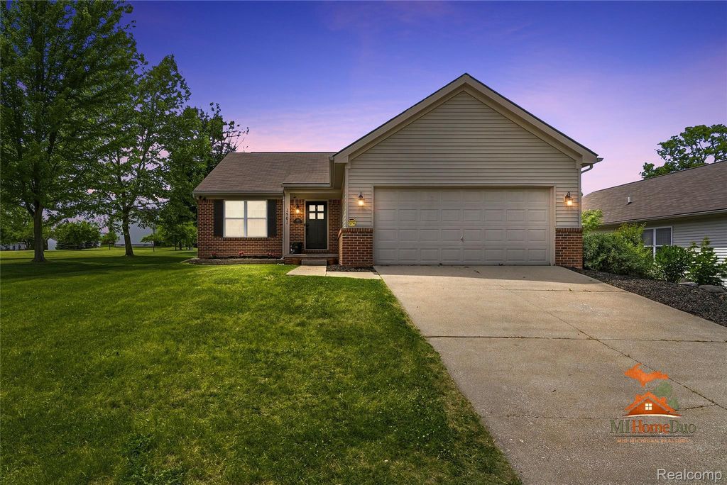 1501 Vanderbilt Drive, Flint city