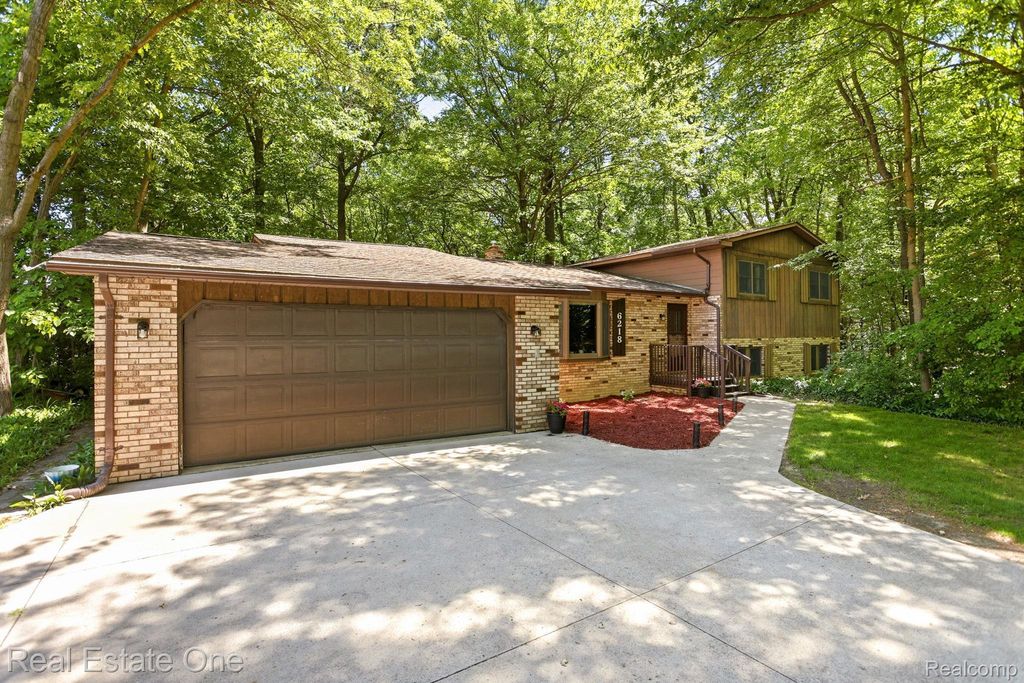 6218 Sturgeon Creek Parkway, Midland city
