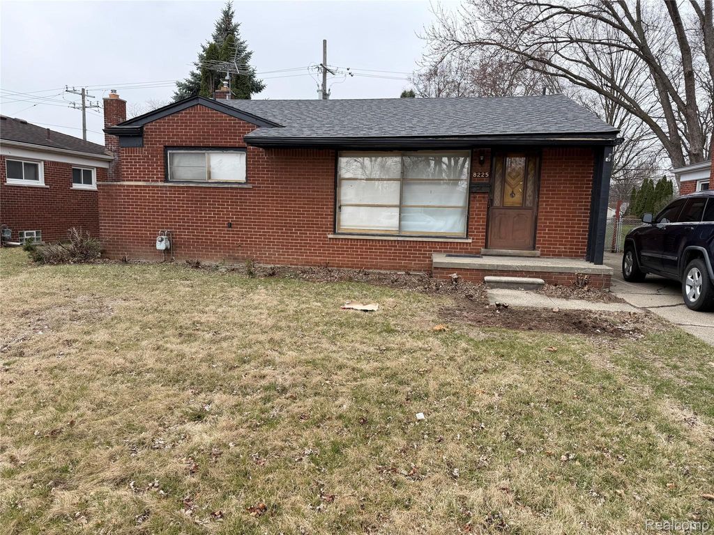 8225 Lochdale Street, Dearborn Heights city