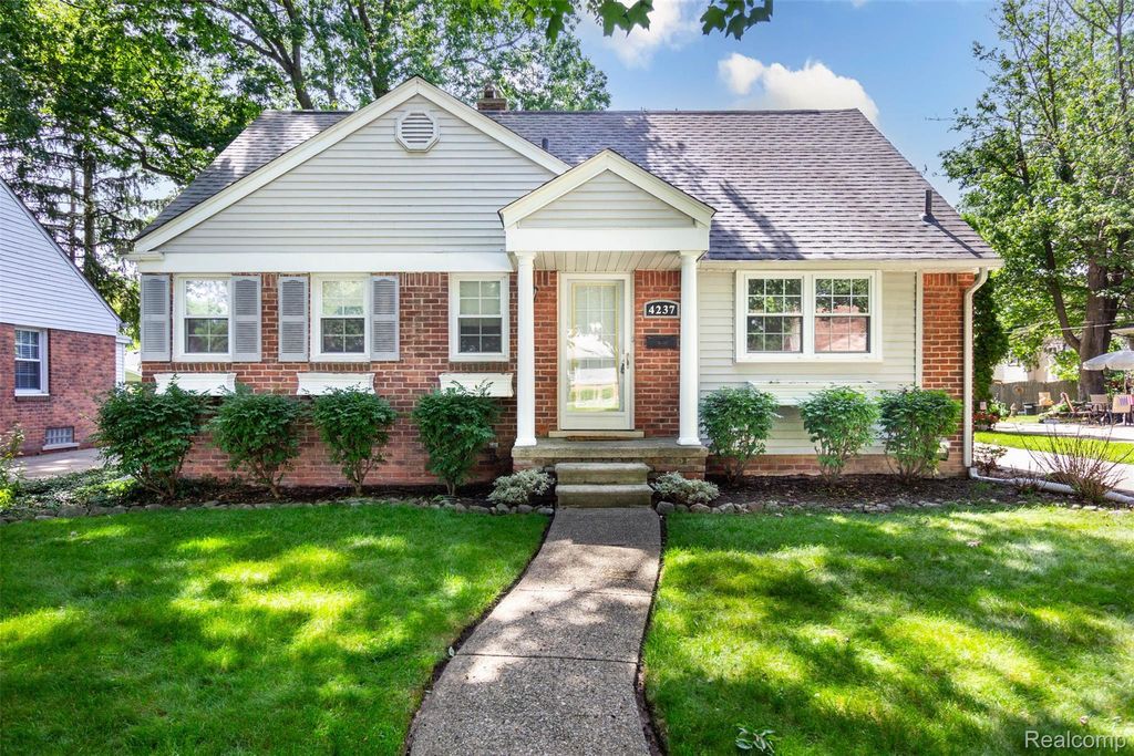 4237 Wakefield Road, Berkley city