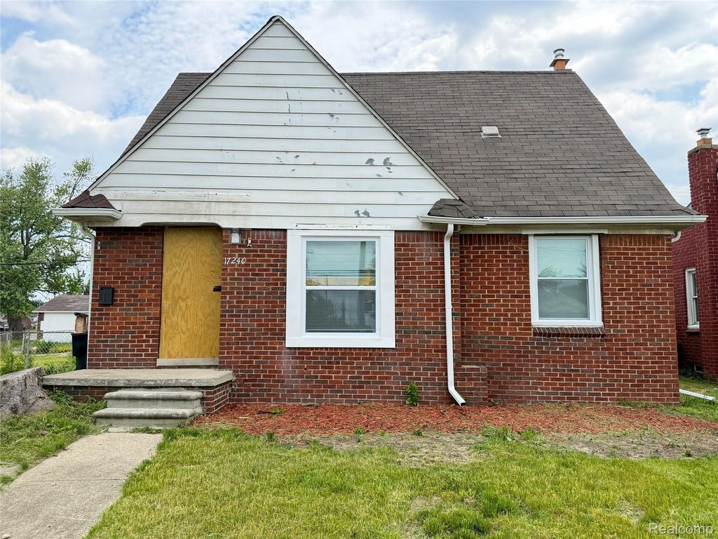 17240 Hoover Street, Detroit city