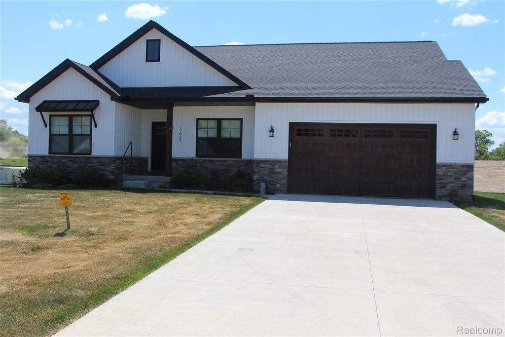 12824 Ivy Lane, Fenton charter township