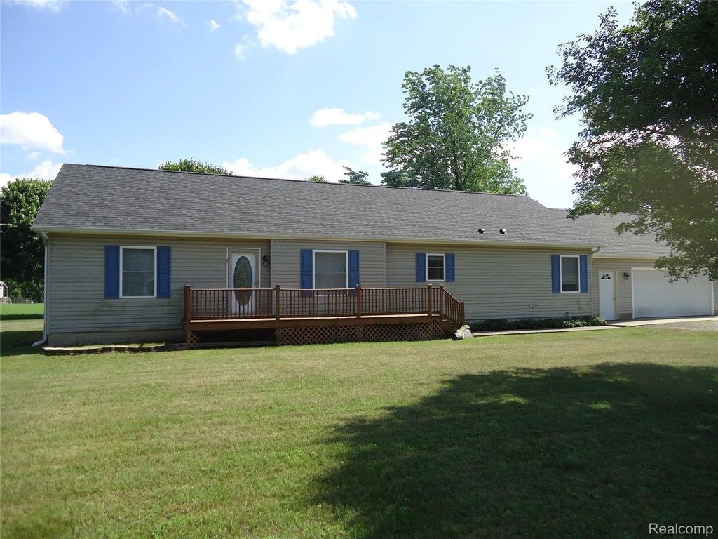 2933 Ashley Drive, Madison charter township