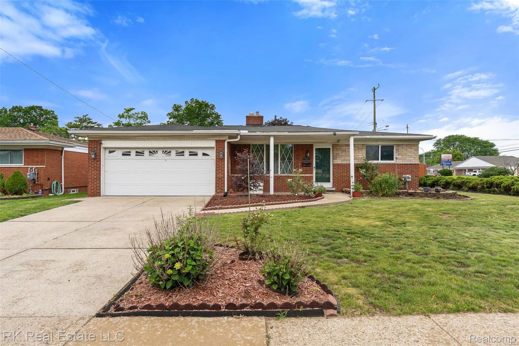 28987 James Drive, Warren city