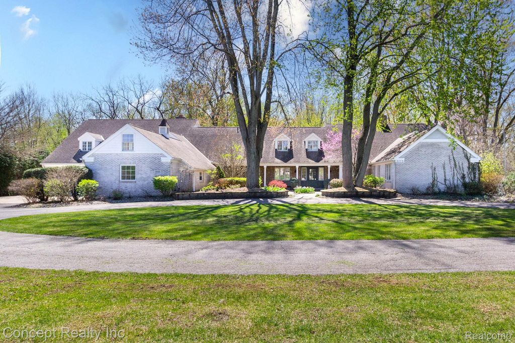 3215 Edgevale Drive, Bedford township