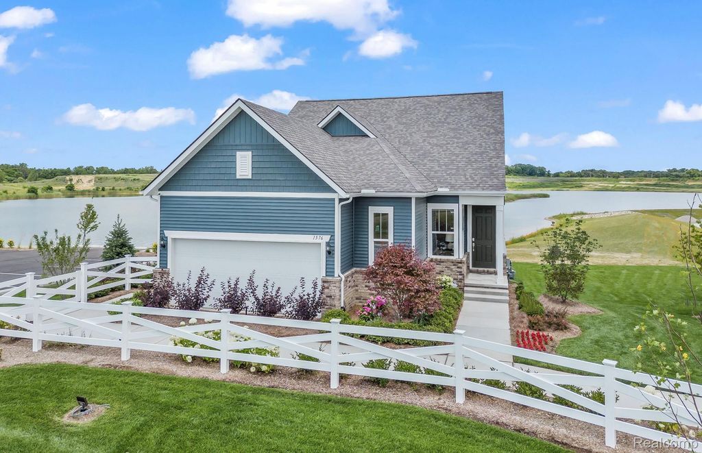 3351 Beech Bark Court, Milford charter township
