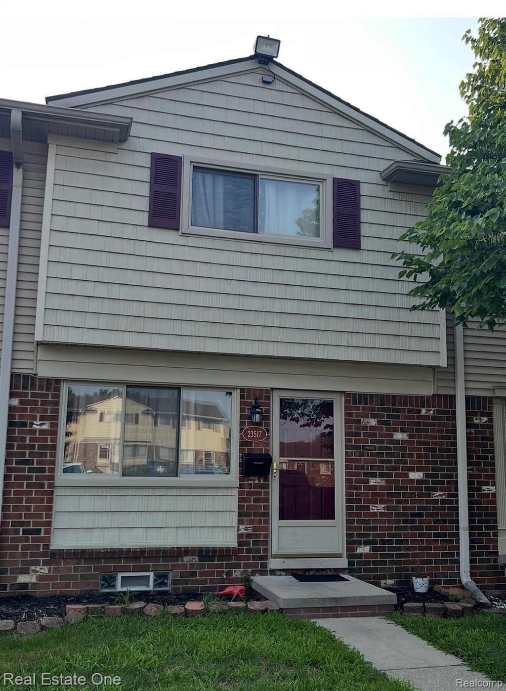23517 Baker Street, Taylor city