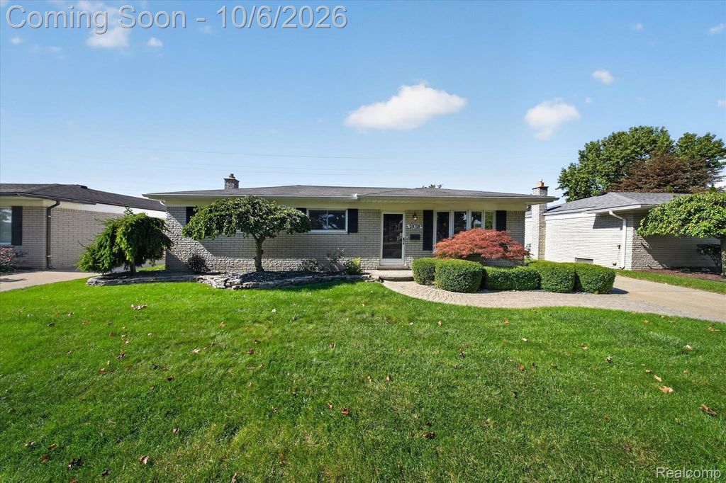 29719 Flanders Avenue, Warren