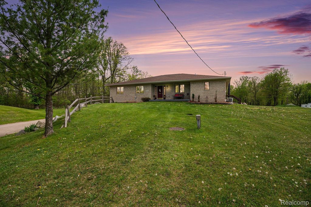 7031 Munsell Road, Iosco township