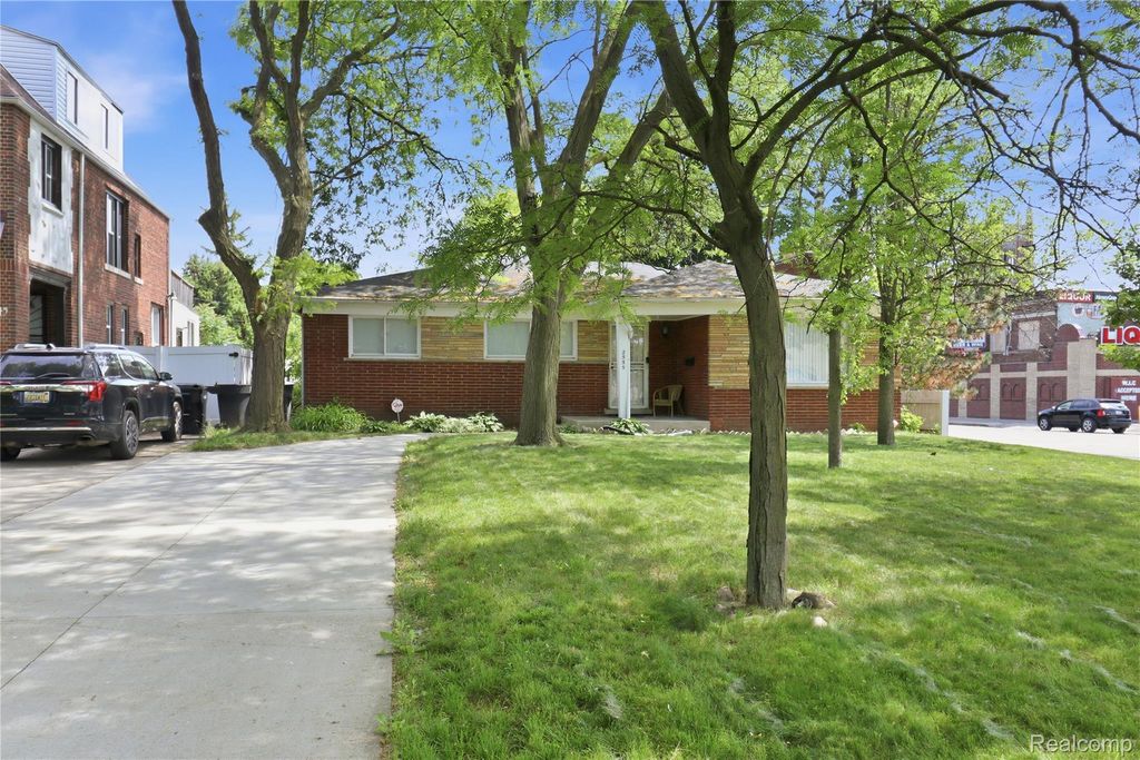2555 W Boston Boulevard, Detroit city