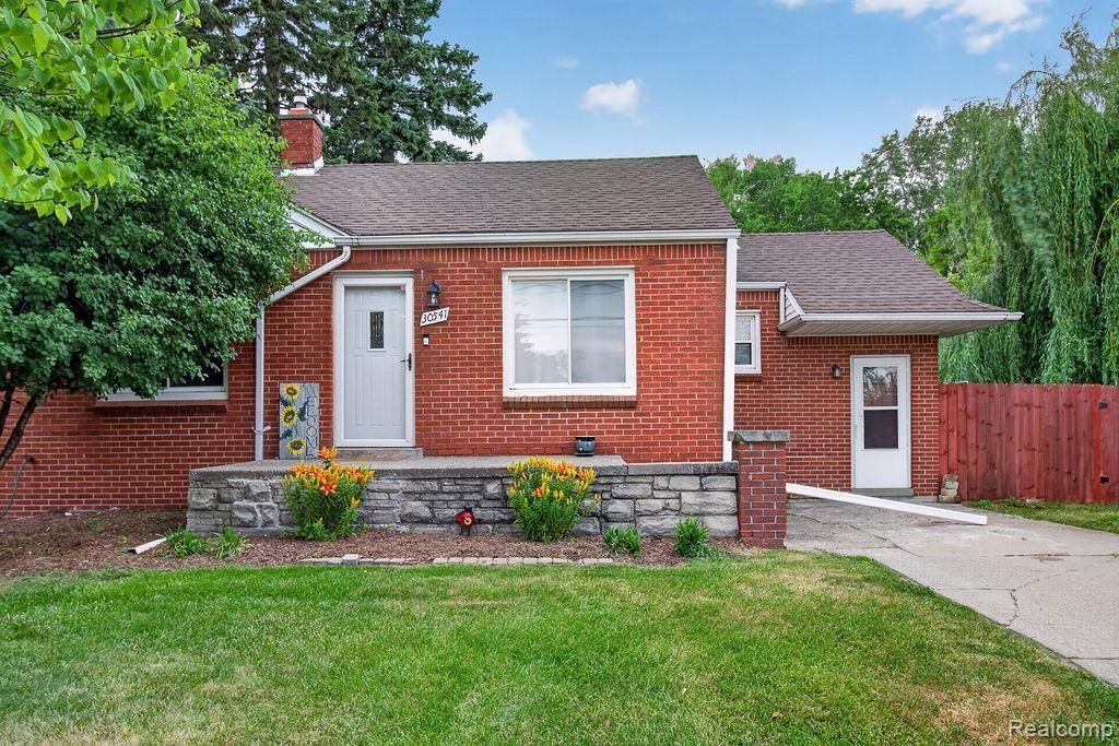 30541 Utica Road, Roseville city