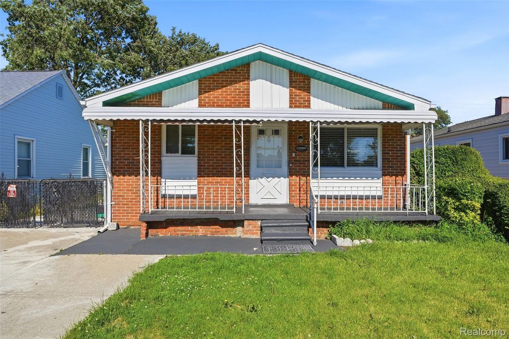 32000 Saint Margaret Street, St. Clair Shores city