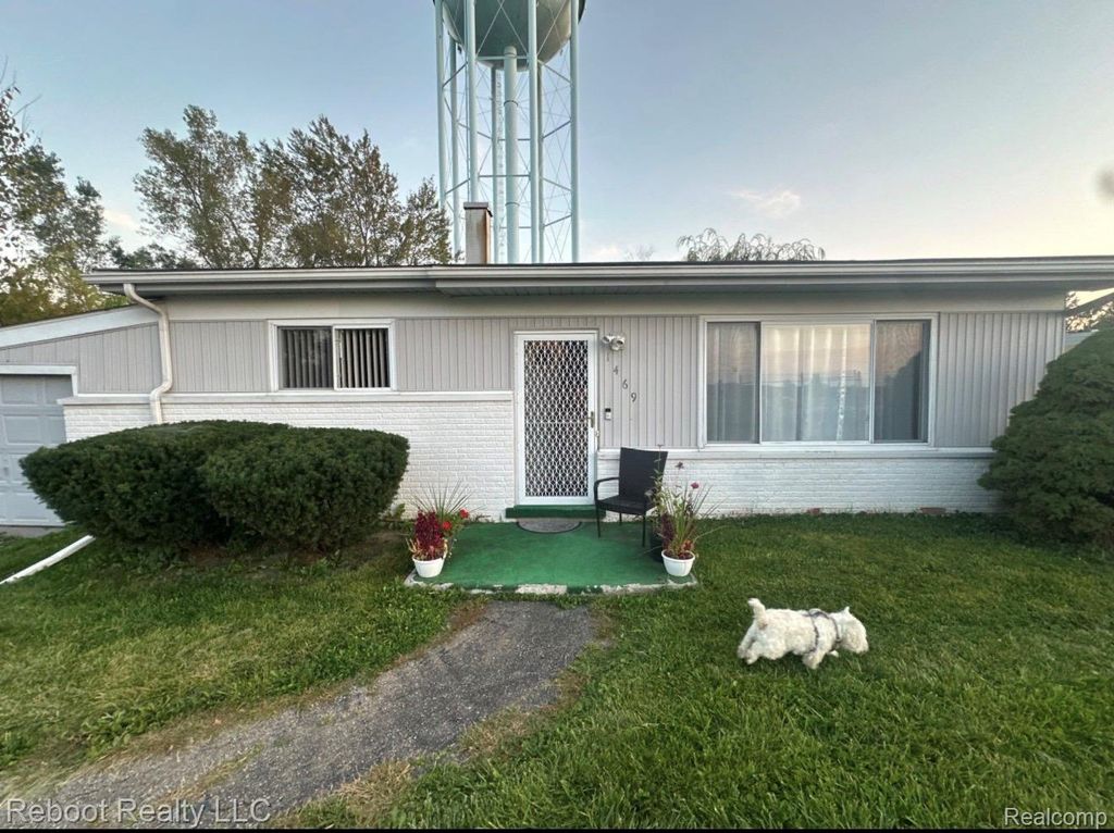 1469 Flamingo Drive, Mt. Morris township