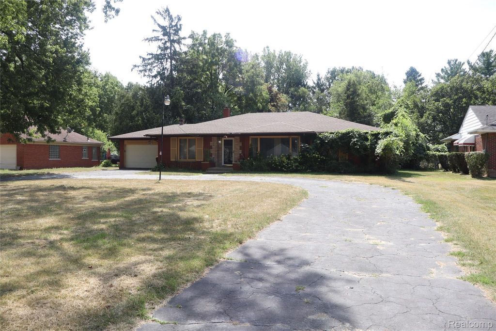 23521 Lee Baker Drive, Southfield city