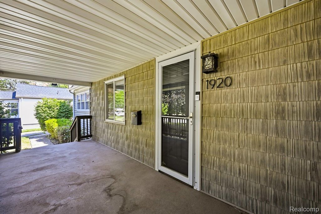 1920 E Saratoga Street, Ferndale city