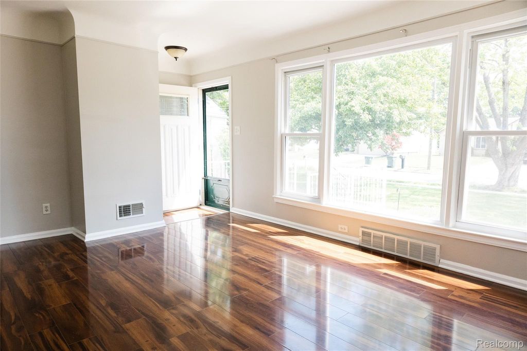 32501 Robeson Street, St. Clair Shores city
