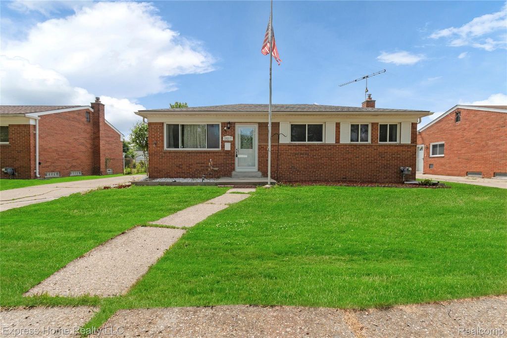25217 Roan Avenue, Warren city