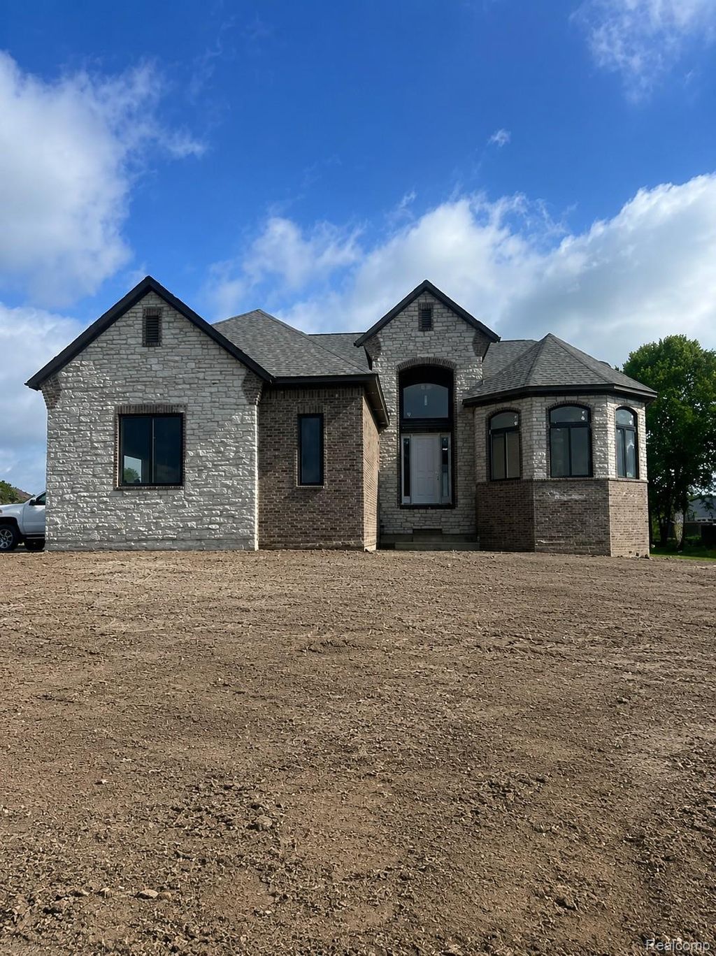 6489 Pond Dr Drive, Washington township