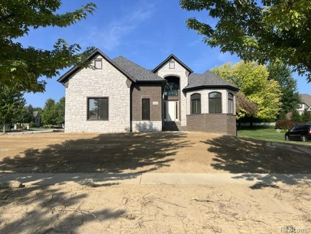 61367 Beacon Hill Drive, Washington township