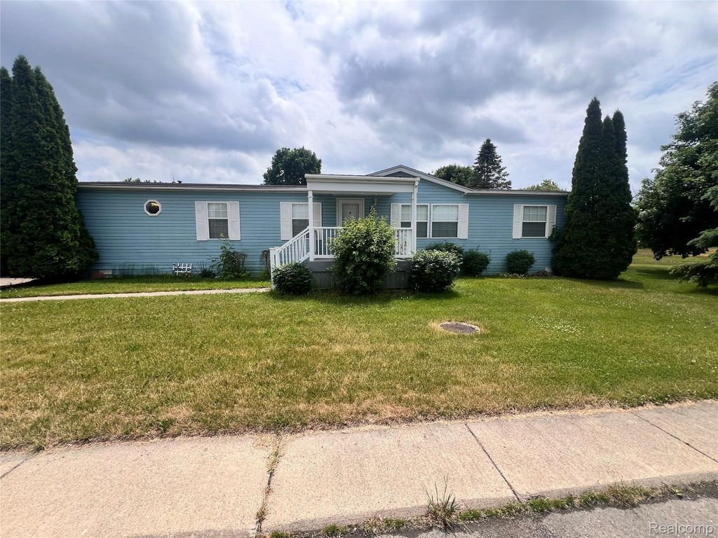 415 Weeping Willow, Genesee charter township