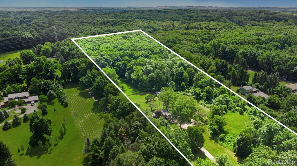 9100 Pine Knob Road, Clarkston