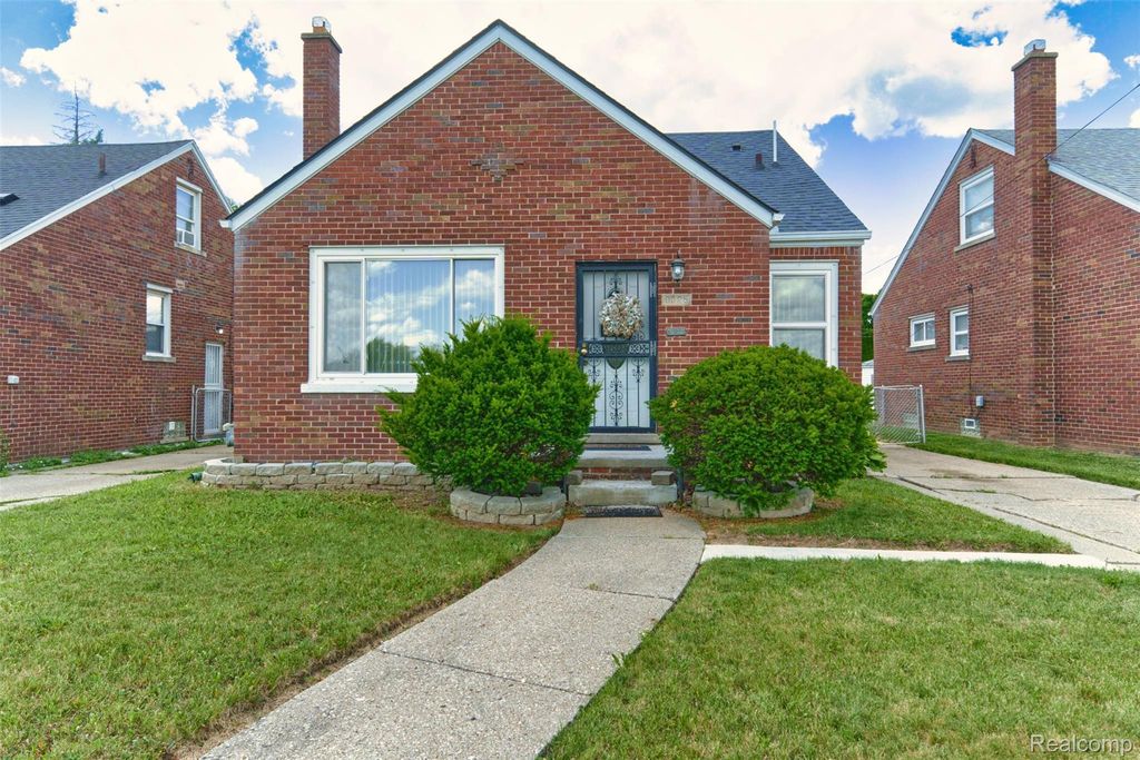 9325 Stahelin Avenue, Detroit city