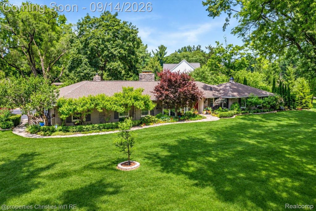 32765 Eastlady Drive, Beverly Hills