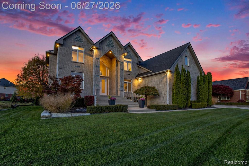 6535 Pond Drive, Washington township