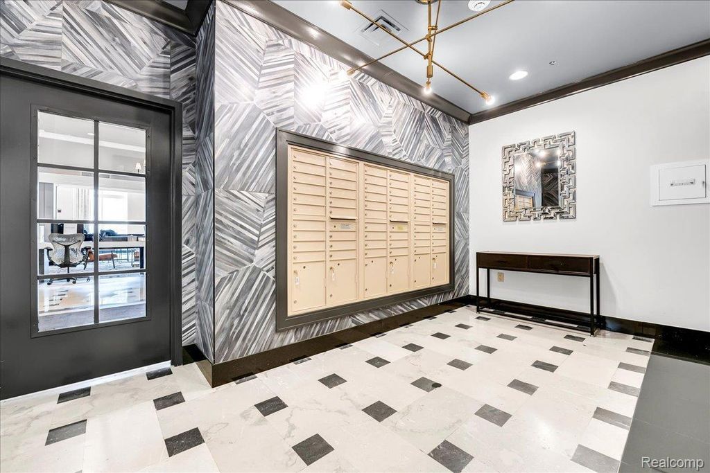 525 W Lafayette Boulevard 11d, Detroit