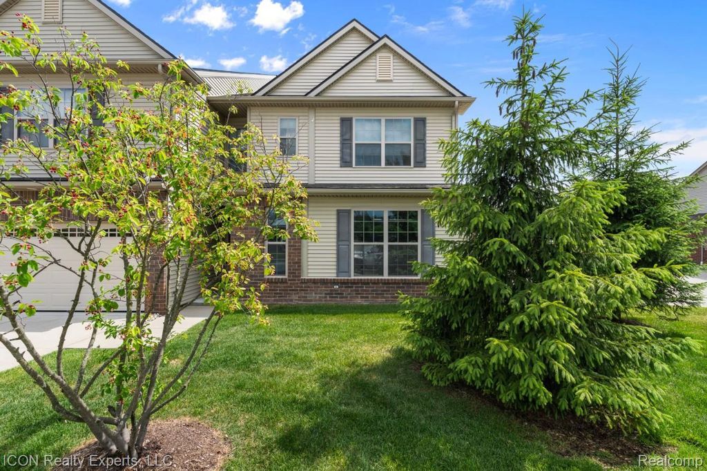 23668 Clarewood Street, Macomb township