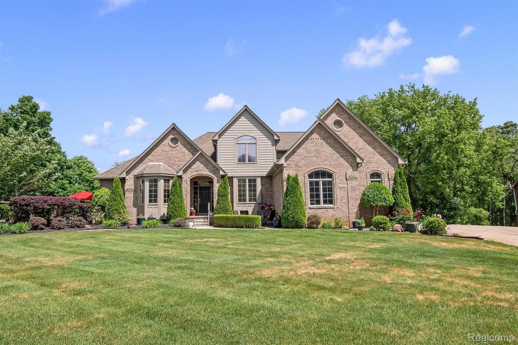 68960 Silver Fox Lane, Washington township