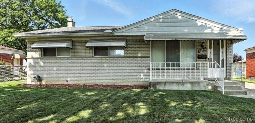 30955 Iroquois Drive, Warren city