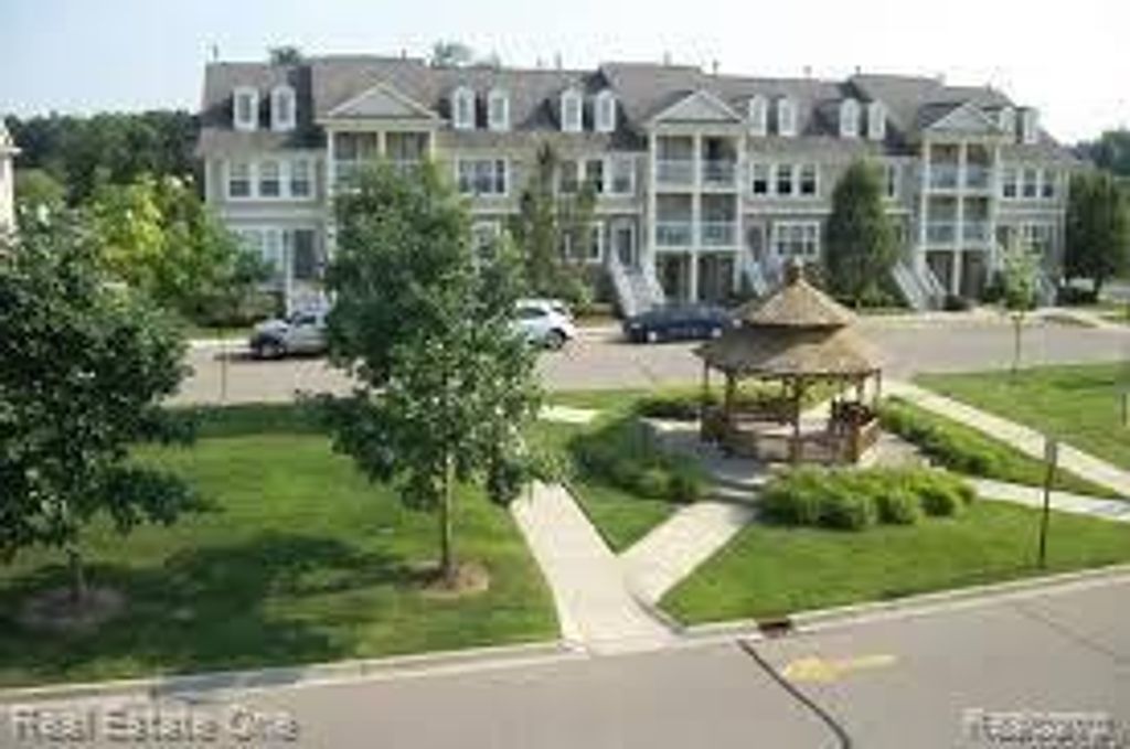200 Park Green Drive 76, Lake Orion