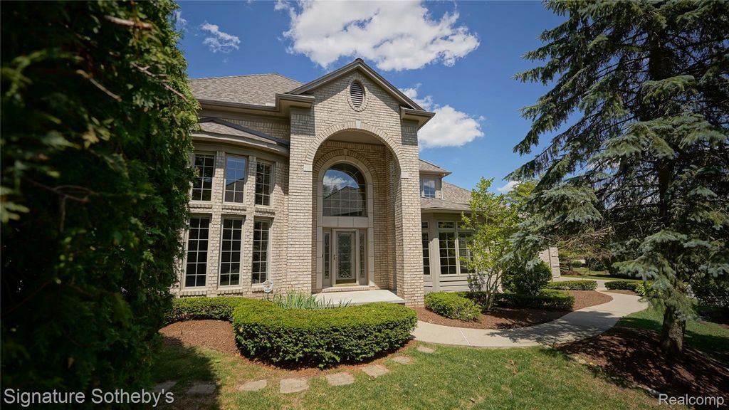 6608 Enclave Drive, Clarkston