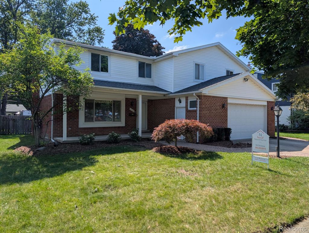 27450 Crestwood Drive, Warren city