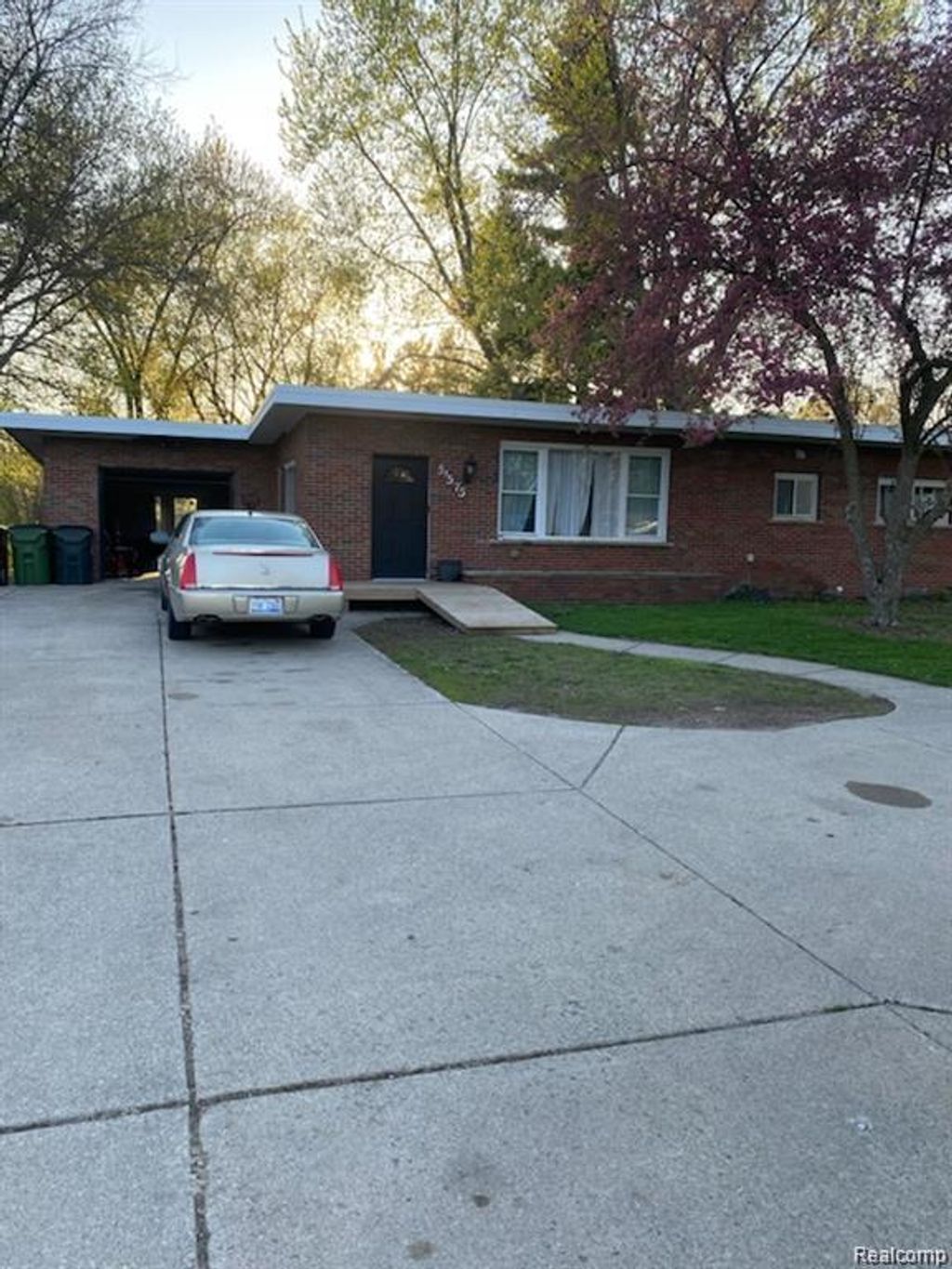 51575 Shelby Road, Shelby charter township