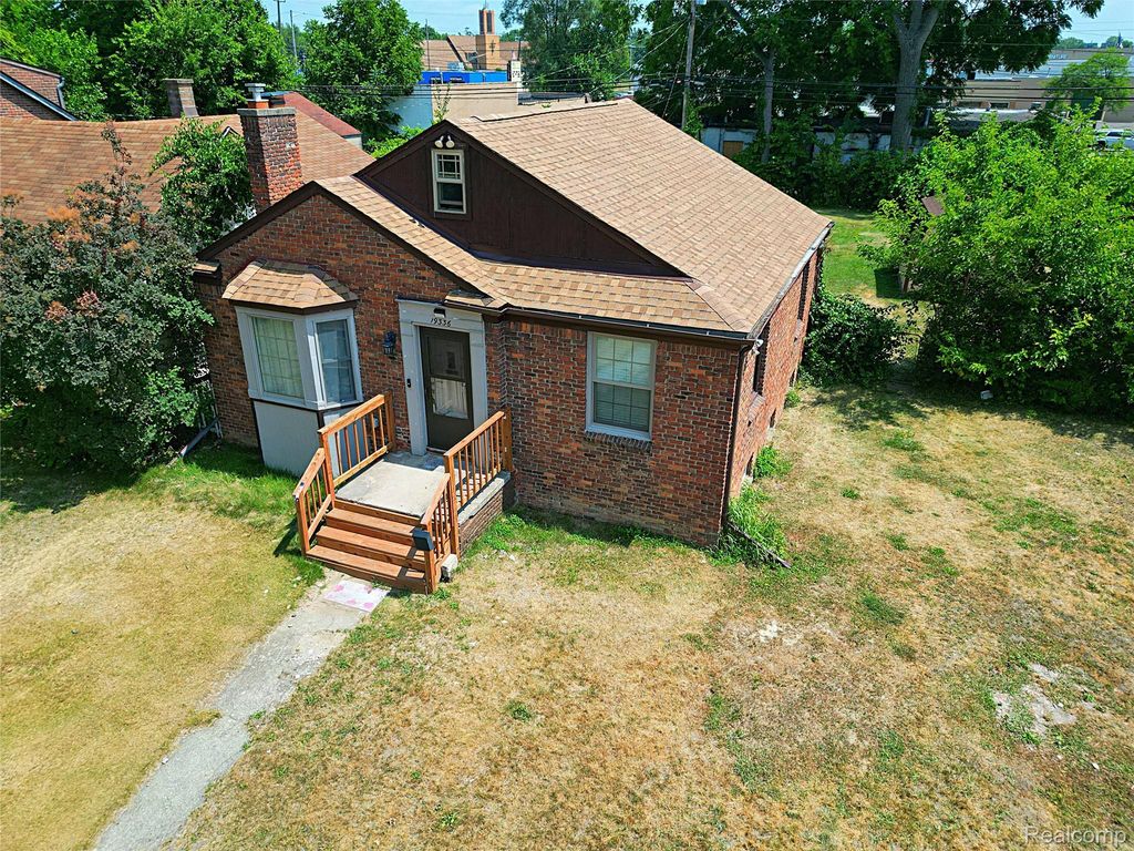 19336 Centralia, Redford charter township