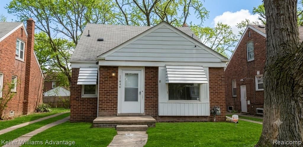 17646 Greenview Avenue, Detroit city