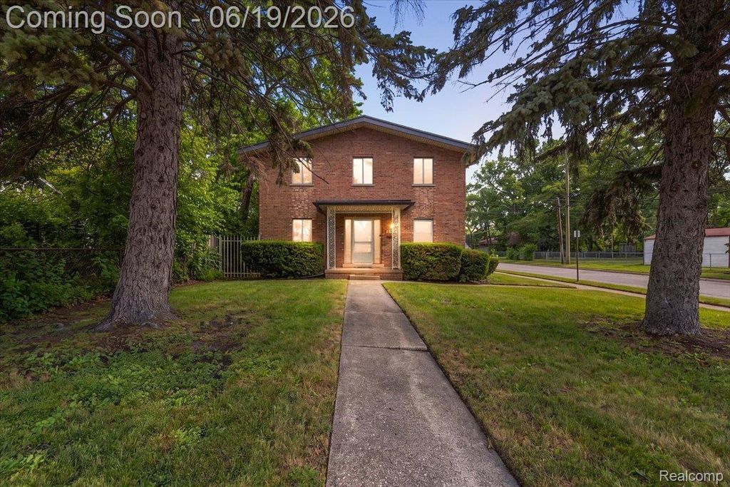 1631 E Elza Avenue, Hazel Park