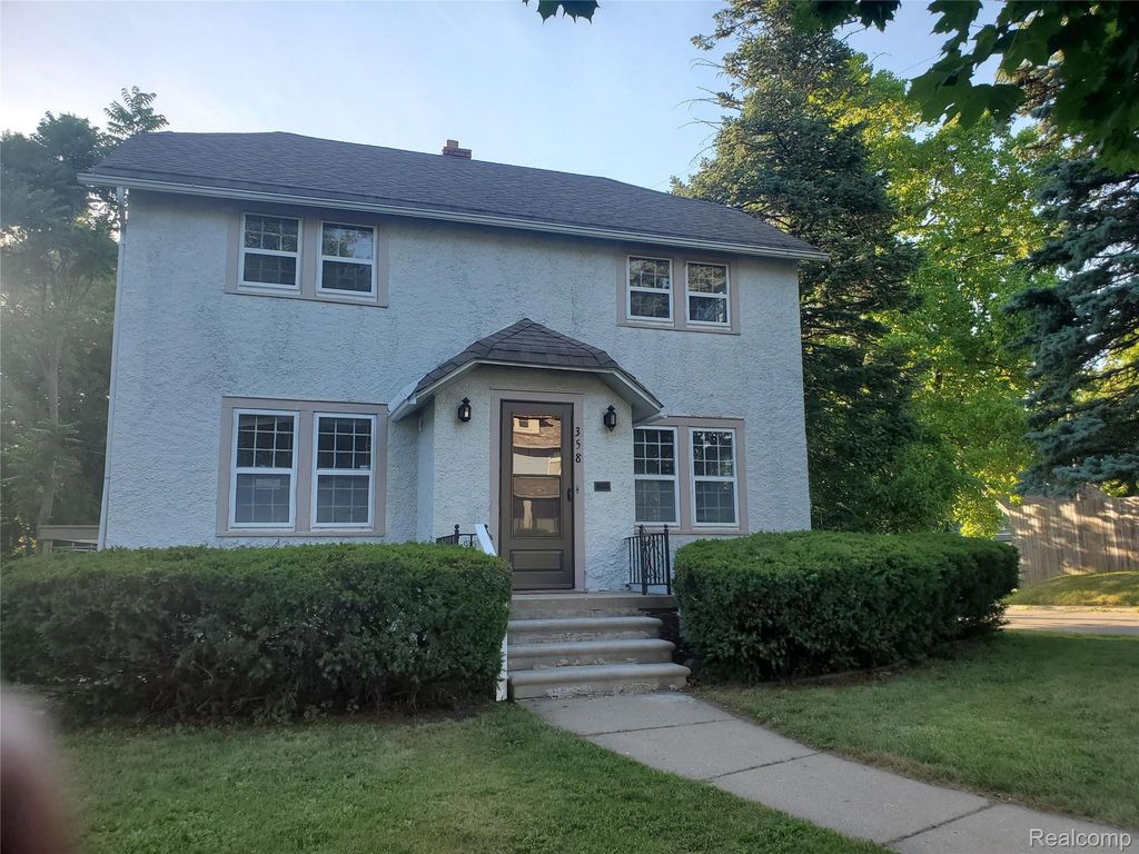 358 W Iroquois Road, Pontiac city